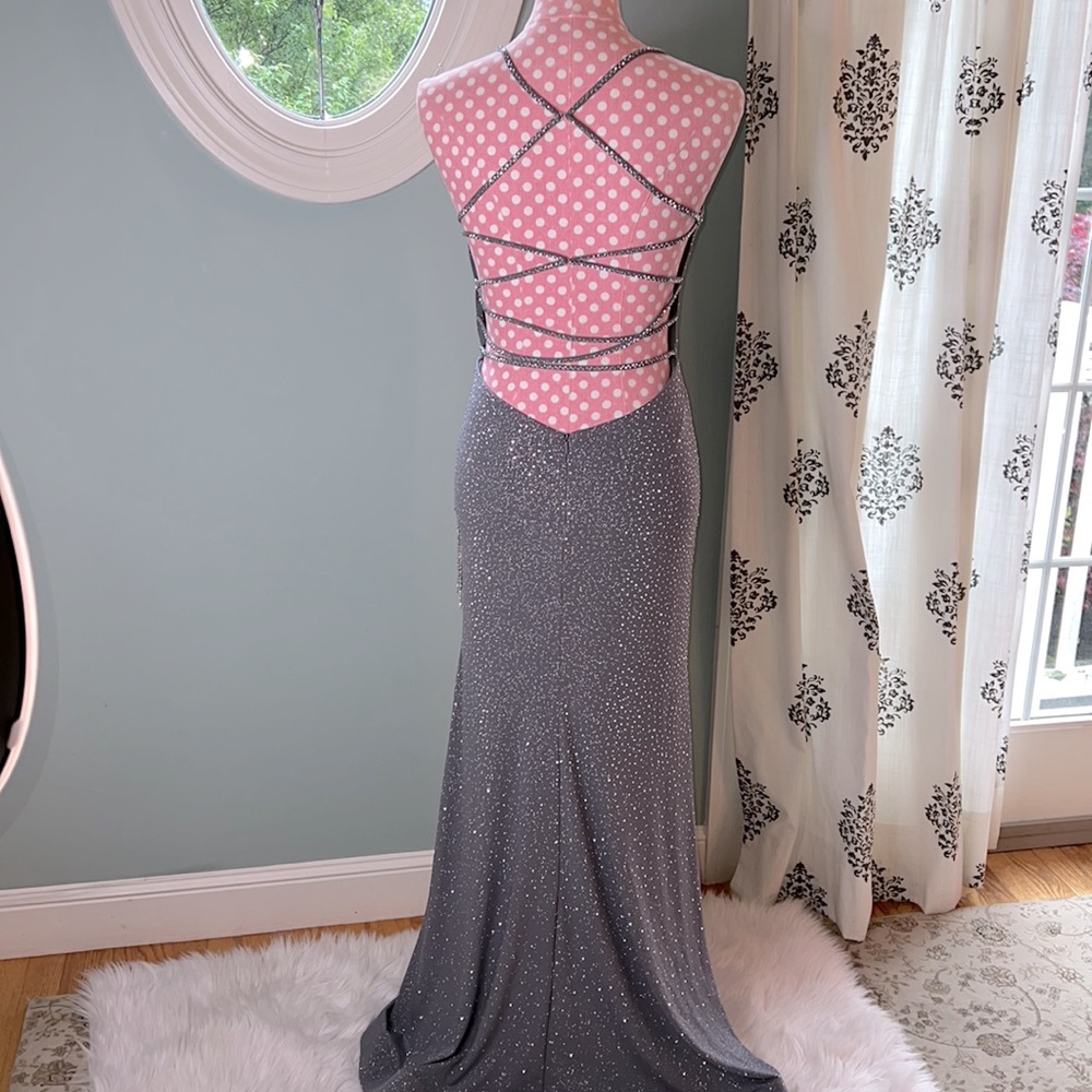 Vienna Prom Dress Size 6 - Picture 6 of 13